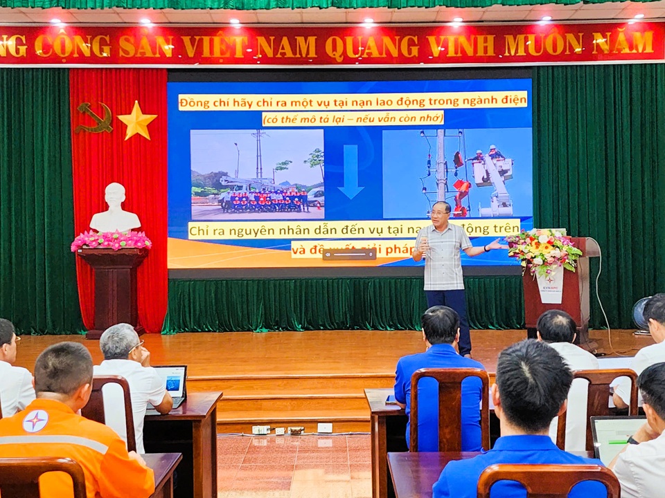 Công ty Điện lực Sơn La đẩy mạnh xây dựng Văn hóa An toàn, nâng cao năng lực đội ngũ cán bộ quản lý
